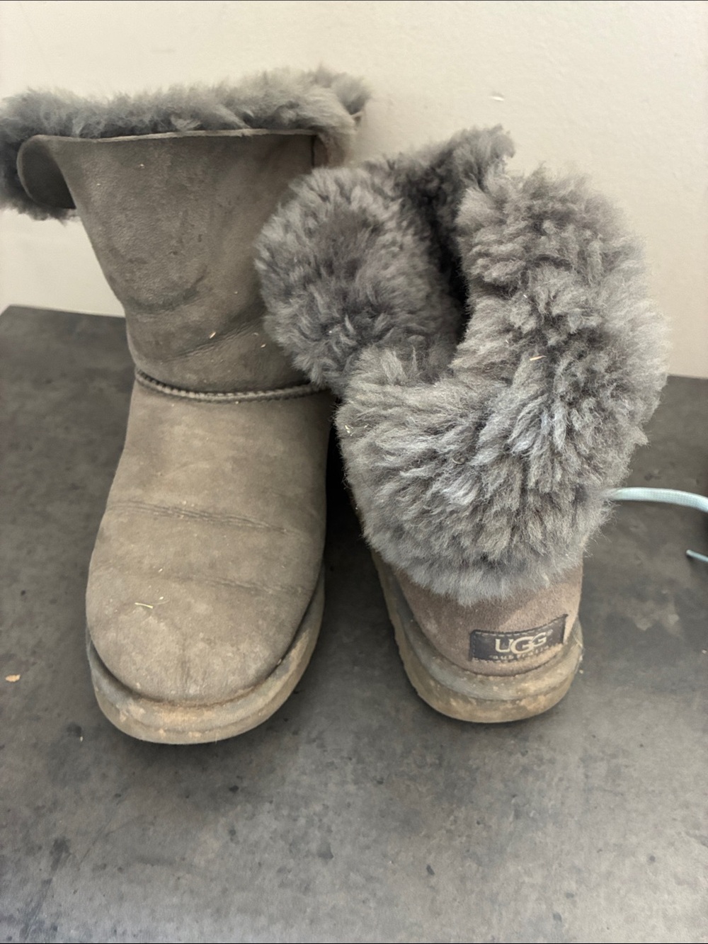 UGG Kids Short Shearling Boots in Gray